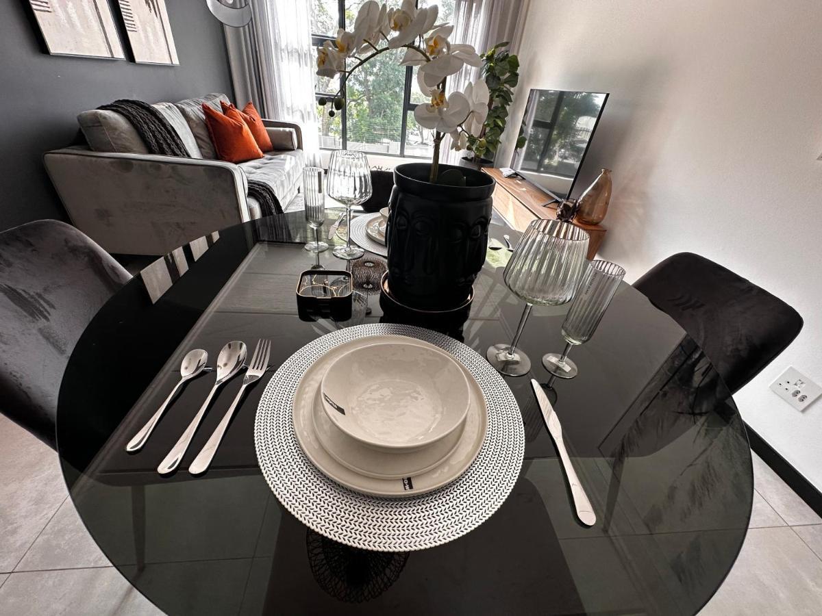 Stylish Executive Apartment With Power Backup โจฮันเนสเบิร์ก ภายนอก รูปภาพ