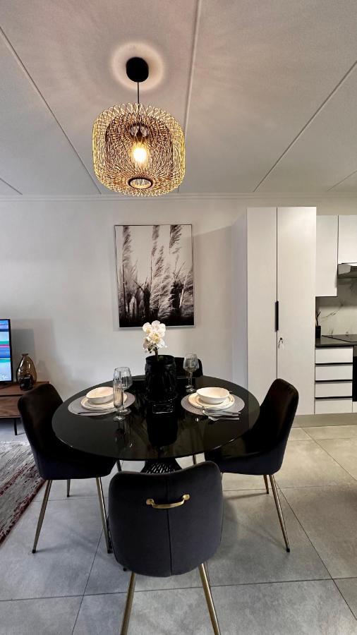 Stylish Executive Apartment With Power Backup โจฮันเนสเบิร์ก ภายนอก รูปภาพ
